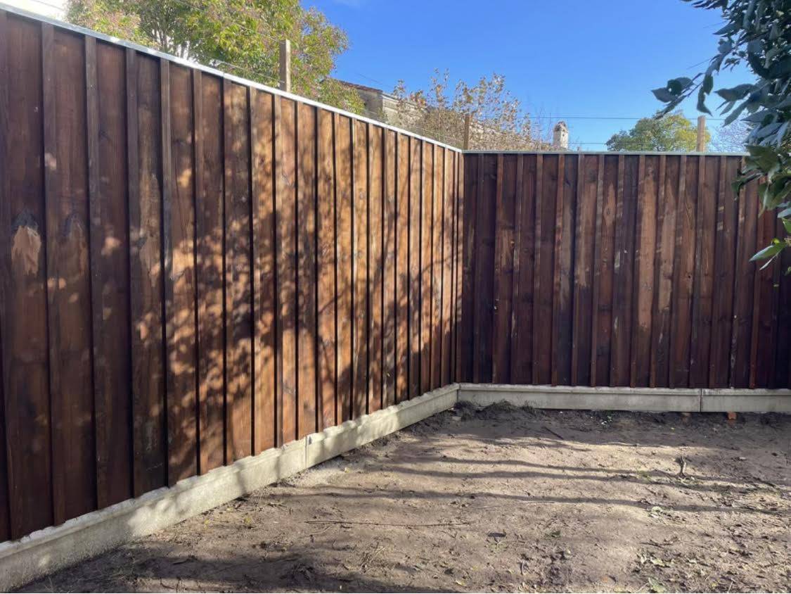 Remplacement d'une clôture existante par une clôture en bois volige hauteur 2m40 au Bouscat